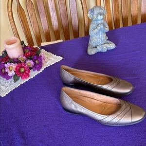 Naturalizer Women's Bronze Flats